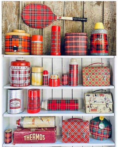 Vintage Thermos Decor, Camp Room, Little Cabin In The Woods, Vintage Picnic Basket, Plaid Blankets, Summer Cabin, Vintage Lunch Boxes, Vintage Thermos, Vintage Picnic