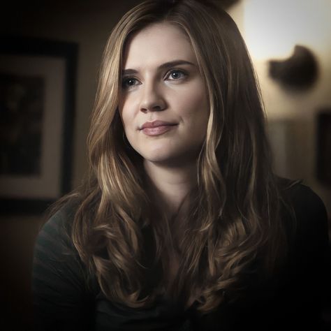 Sara Canning Vampire Diaries, Jenna Vampire Diaries, Jenna Tvd, Jenna Sommers, Sara Canning, Tvdu Characters, Tvd Characters, Tessa Young, Twd Comics