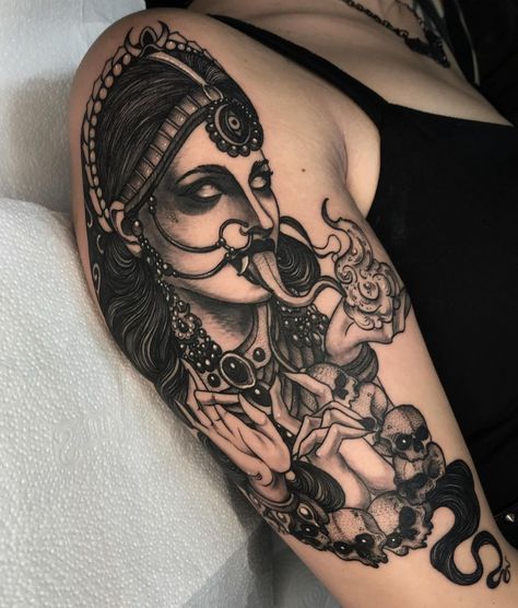 Goddess Kali Tattoo, Mahakali Maa, Maa Tattoo, Rabe Tattoo, Kali Tattoo, Abstract Tattoos, Nana Manga, Kali Ma, Arabian Art