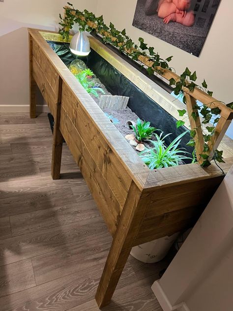 Wood Turtle Habitat, Turtle Terrarium Indoor, Diy Indoor Tortoise Enclosure, Diy Turtle Habitat, Redfoot Tortoise Enclosure, Diy Tortoise Enclosure, Turtle House Indoor, Tortoise Indoor Enclosure, Tortoise Table Ideas