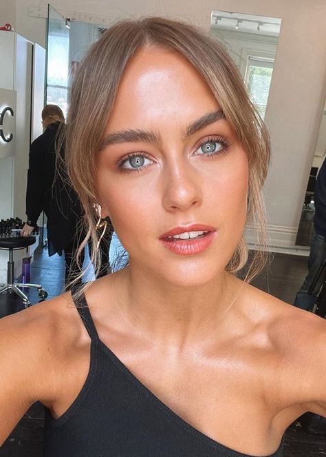 Australian model and fitness entrepreneur Steph Claire Smith is getting married this weekend and in the leadup to her big day, she’s been treating her skin to some extra TLC to have her looking her glowy best. Here’s our exclusive on all the treatments and products she’s been using to get her skin wedding-ready. Wedding Skin Prep, Wedding Skin, Steph Claire Smith, Stephanie Miller, Skin Center, Smith Wedding, Congested Skin, Wedding Makeup Looks, Model Fitness