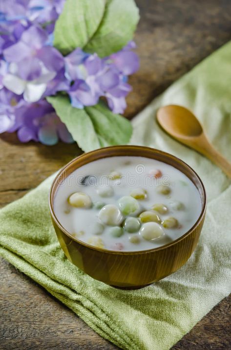 Bua Loy. (Rice Dumplings in Coconut Milk) asian dessert royalty free stock images Bua Loy, Rice Dumplings, Asian Dessert, Asian Desserts, Dumplings, Coconut Milk, Asian Recipes, Stock Images Free, Royalty