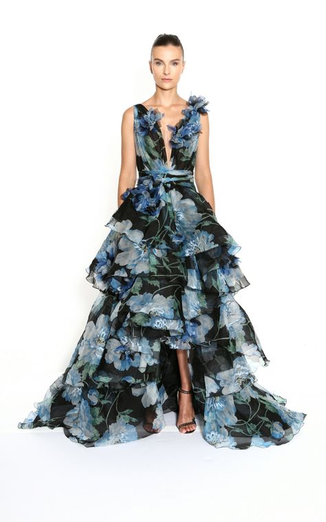 Floral Evening Gown, Floral Satin Dress, Marchesa Dress, Marchesa Spring, London Outfit, Printed Gowns, Theme Dress, Trendy Dress Outfits, Floral Gown