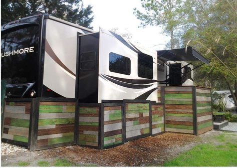 Fifth Wheel Exterior Remodel, Rv Patio Ideas, Rv Deck, Rv Skirting, Portable Deck, Trailer Deck, Rv Patio, Deck Building Plans, Deck Design Ideas