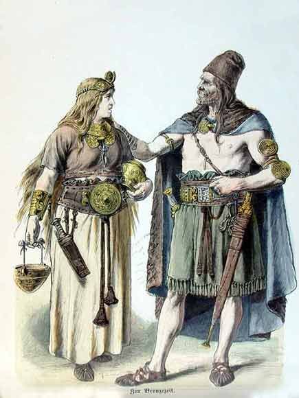 Early Bronze Age (3000 BC - 1200 BC) Teuton fashion style.  Rough inspiration for "traditional" Fomoire style. Bronze Age Clothing, Ancient Clothing, Prehistoric Age, Celtic Clothing, Aged Clothing, Germanic Tribes, Prehistoric Art, Medieval Costume, Iron Age