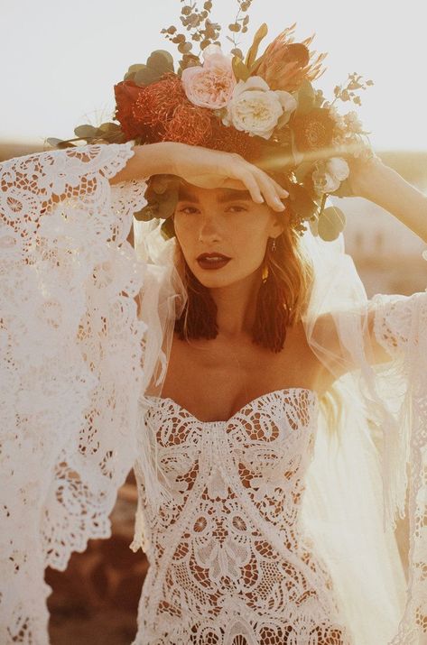 Flower Crown Bride, Floral Crown Wedding, Bohemian Diesel, Boda Mexicana, Boho Style Wedding, Bride Flowers, Estilo Boho Chic, Flower Crown Wedding, Bohemian Bride