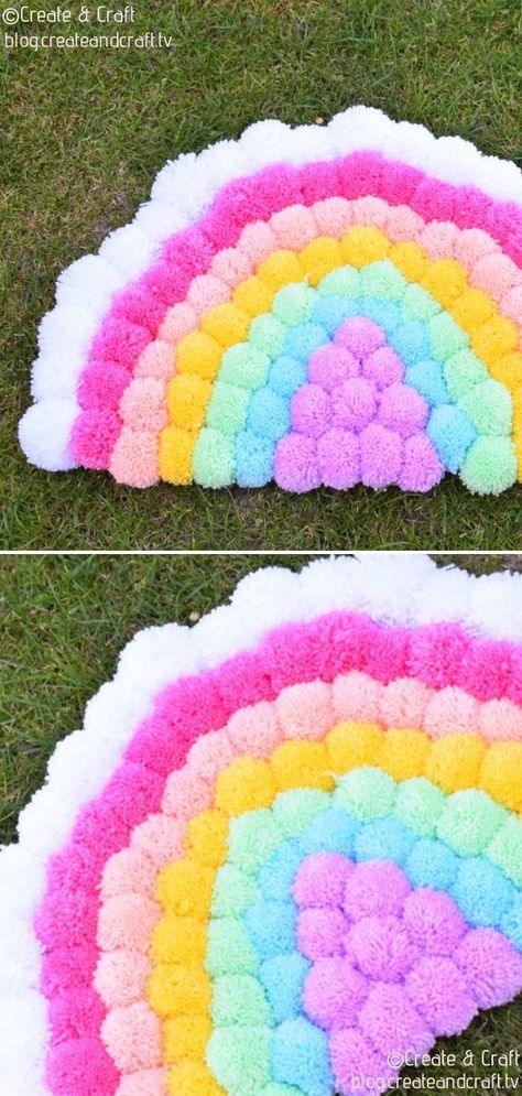 Pompon Rug, How To Make A Pompom Rug, Crochet Rainbow Rug Pattern Free, Pom Pom Rugs, Diy Rainbow Decorations, Pom Pom Rug Designs, Rainbow Pom Pom Rug, Pompom Rugs, Rainbow Flower Rug