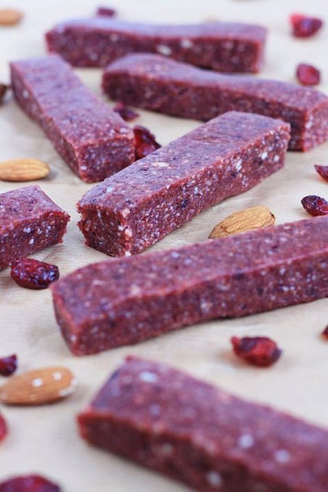 Resep Vegan, Energy Bars Homemade, Energy Bars Recipe, Healthy Bars, Protein Bar Recipes, Breakfast Bars, Energy Bars, Healthy Sweets, Healthy Treats