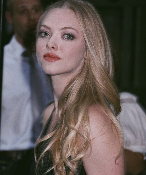 Amanda Seyfried 2000s, Amanda Seyfried Aesthetic, Jennifer Campbell, Blonde Locks, Gemma Ward, Allentown Pennsylvania, Lightroom Editing Tutorials, Imperfection Is Beauty, Minimalist Beauty