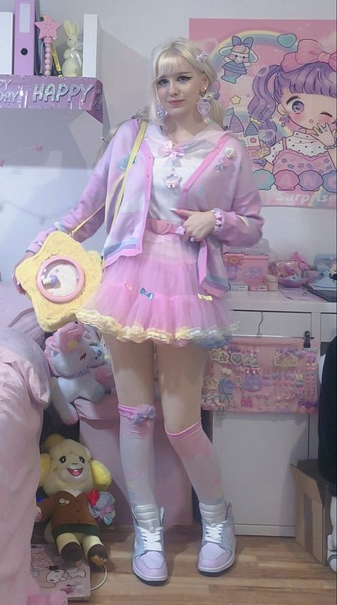 Fairy Kei Fashion Harajuku Style, Yume Kawaii Outfit Ideas, Candy Core Outfits, Pastelcore Outfits, Fairykei Outfit, Fairykei Fashion, Yumekawaii Fashion, Fairy Kei Aesthetic, Cute Pastel Outfits