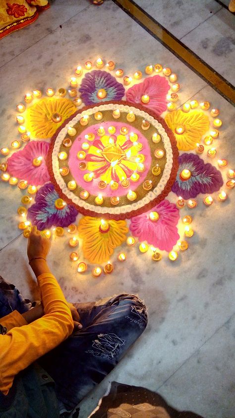 #Rangoli Rangoli Pictures, Diwali Pictures, Diwali, Halloween Wreath, Halloween, Quick Saves, Home Decor, Home Décor