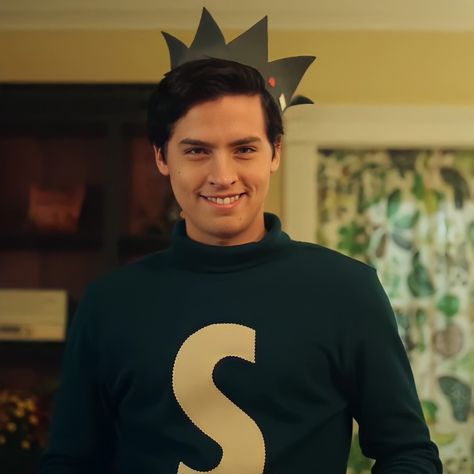 Funny Cute Pics, Betty Jughead, Store Hoodies, Cole Sprouse Funny, Cole Spouse, Cole Sprouse Jughead, Disney Fun Facts, Cute Pics, Jughead Jones