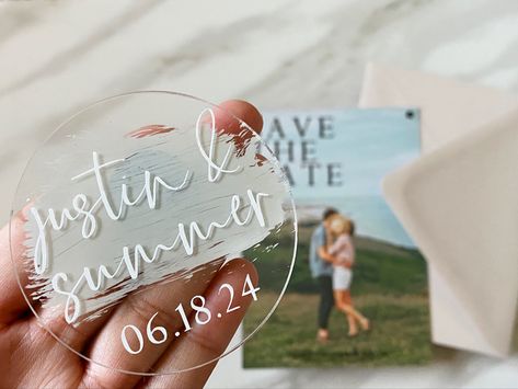 Minimal, modern, and personalized Save the Dates with an acrylic magnet. Save The Date Ideas Magnets, Diy Save The Date, Magnet Save The Date, Save The Date Ideas, Pashmina Saree, Modern Wedding Invitation Suite, Diy Save The Dates, Valentine Diy, Modern Save The Dates