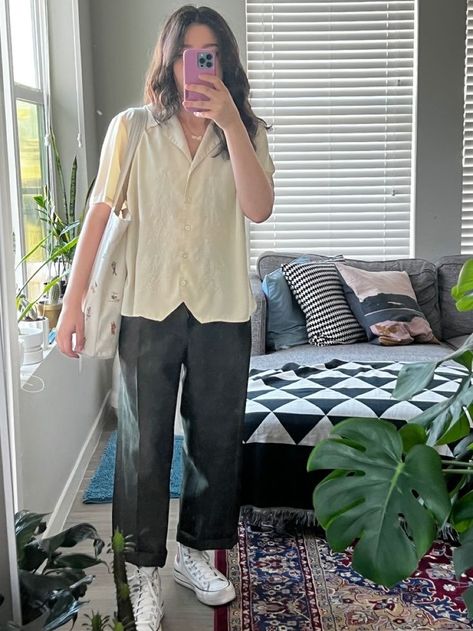 2023 Trouser Outfits, Retro Lesbian Style, Queer Spring Outfits, Masc Style Women Summer, Gender Neutral Work Outfits, Casual Thrifted Outfits, Soft Masc Summer Outfits, Lesbian Button Up Outfits, Masc Date Outfits