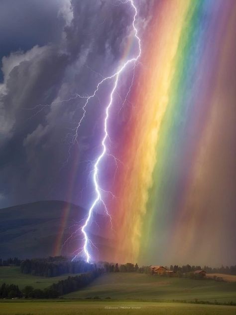 Thunder And Lightning Aesthetic, Rainbow And Lightning, Science Knowledge, Thunder And Lightning, Star System, Natural Building, Sky Photos, Heaven On Earth, Landscape Photos