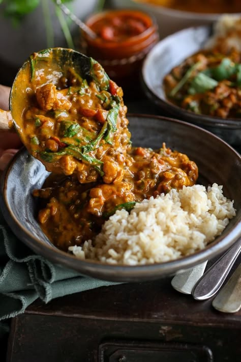 Vegan Dinner Inspiration, Cauliflower Lentil Curry, Indian Lentil Recipes, Curry Plant, Vegeterian Dishes, Dinner Ideas For Family, Lentil Recipe, Lentil Curry Recipes, Lentils Recipe