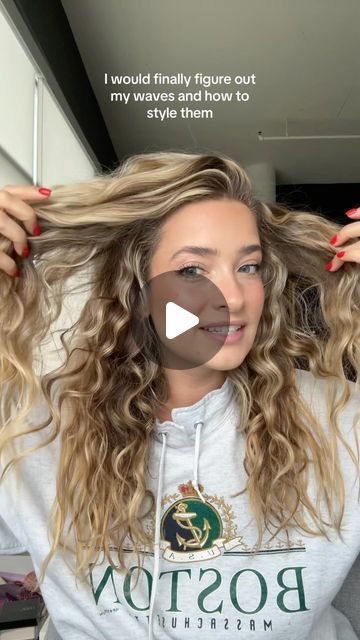 Logan Rae Hill on Instagram: "Follow for wavy hair tips 💕 My air dry routine is posted a couple videos back :)" How To Air Dry Wavy Hair, Air Dry Wavy Hair, Dry Wavy Hair, Styling Wavy Hair, Wavy Hair Routine, Wavy Hair Tips, Medium Length Wavy Hair, Air Dry Hair, Dye My Hair