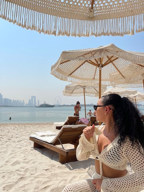 Dubai beach club Dubai Beach Club, Beach Club Aesthetic, Dubai Trip, Dubai Beach, Trip Aesthetic, Clubbing Aesthetic, Pics Inspo, Beach Birthday, Insta Pics