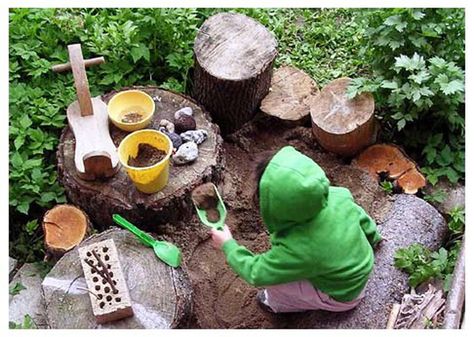 Create a sand dump. One idea from a fantastic slideshow from Dwell with lots of ideas for creating natural play spaces. Natural Play Spaces, Diy Sandbox, Outdoor Play Spaces, Play Garden, Outdoor Play Areas, Sensory Garden, Kids Outdoor Play, Garden Wallpaper, Children's Garden