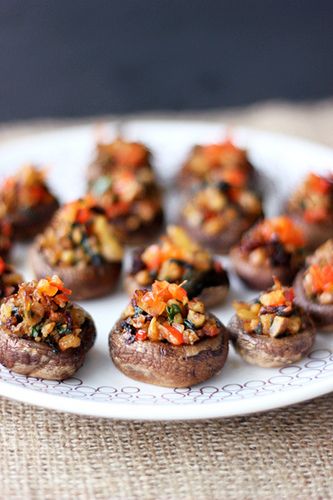 Vegan Grain-free Stuffed Mushrooms (Gluten-free + Vegan) Gluten Free Stuffed Mushrooms, Vegan Stuffed Mushrooms, Diy Easy Recipes, Sundried Tomatoes, Vegan Thanksgiving, Vegan Appetizers, Vegan Foods, Vegan Recipes Healthy, Vegan Eating