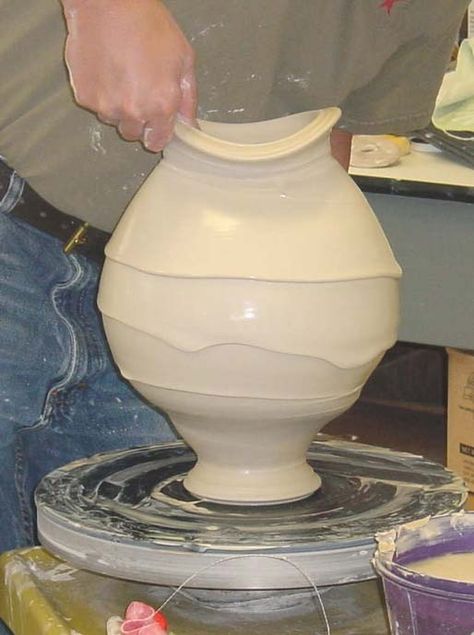 Stephen Hill doing it. Mocha Diffusion, Steven Hill, Slip Trailing, Independent Study, Pottery Lessons, Pottery Form, Wheel Throwing, Decorative Ideas, Clay Texture