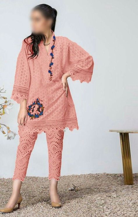 Chicken Dress, Latest Pakistani Dresses, House Wear, Pakistani Dresses Online, Pakistani Designer Suits, Pakistani Fashion Casual, Lace Shoes, Pakistani Dresses Casual, Cotton Kurti Designs