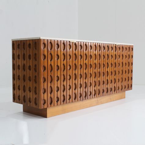 Listed on VNTG.com: Italian Brutalist Sideboard in travertine & wood | #vntg #vintage Travertine And Wood, Brutalist Furniture, Unique Sideboard, Travertine Colors, Sideboard Modern, Contemporary Sideboard, Joinery Details, Mid Century Sideboard, Sideboard Bar