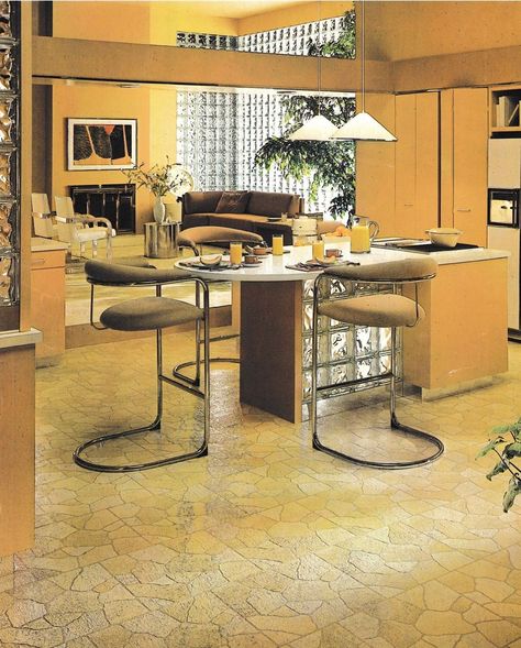 ◽️The 80s Interior◽️ on Instagram: “80s open plan at it’s finest 💛 . (Decor By Design - 1985) . Scanned by me @the_80s_interior .  #retroaesthetic #80saesthetic…” 80s Modern Home Decor, 1980s Interior Design, 90s Interior Design, 80s Furniture, 1960s Interior, 1980s Interior, Snow Lodge, Giki Tiki, Retro Homes