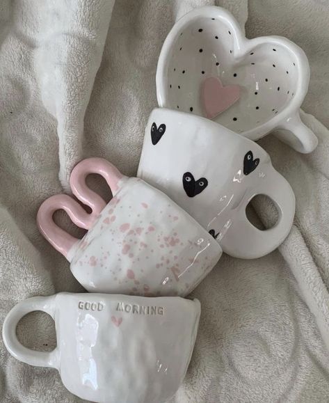 Diy Pottery Painting, Earthenware Ceramics, Pottery Animals, Measuring Cups Set, Tanah Liat, Pretty Mugs, Creative Coffee, Diy Ceramic, Keramik Design