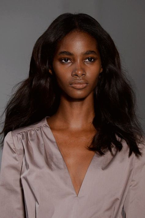 marysialaskowska: “ driflloon: “  Beauty @ Jill Stuart FW15 ” High fashion blog ” Girls Undercut, Tami Williams, Jill Stuart Beauty, Wallpapers Black, Classic Hairstyles, Jill Stuart, Dark Skin Women, Hair Black, African Beauty