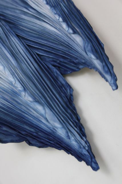 Arashi Shibori Tutorial, Shibori Tutorial, Arashi Shibori, Shibori Scarf, Shibori Designs, Shibori Fabric, Creating Texture, Shibori Tie Dye, Indigo Shibori