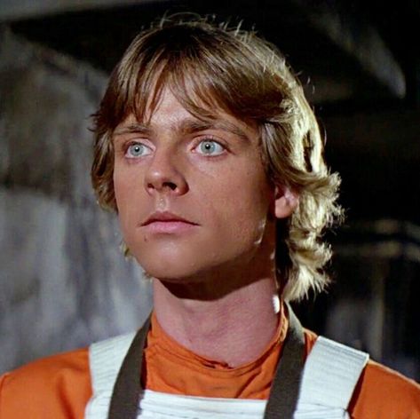 Luke is so handsome and I love these blue eyes of his they r gorgeous❤️❤️❤️ Luke Skywalker, Star Wars Gifts, A Man, Star Wars, Blonde, Orange, Hair, Gifts, Blue