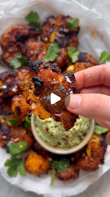 madeleine | CRISPY CAJUN SMASHED POTATOES 🥔💥 with a creamy avocado dip 

In my eyes, you just can’t beat a crispy potato… especially when t... | Instagram Creamy Avocado Dip, Fried Potato Patty, Flake Recipes, Cook Potatoes, Potato Appetizers, Potato Skin, Avocado Dip, Usa Food, Chicken Shawarma