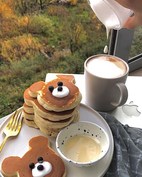 #breakfast #pancakes #breakfastideas Cute Pancakes, Bear Recipes, Cute Baking, Asian Desserts, Breakfast Pancakes, Cute Desserts, Sweet Breakfast, Food Obsession, Cafe Food