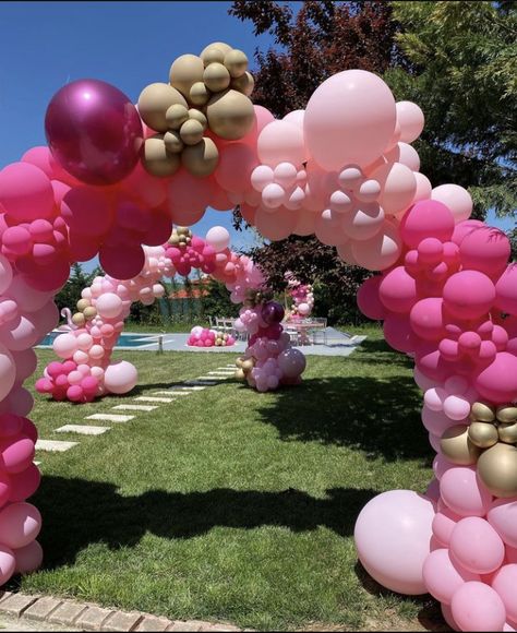 Glitter Party Ideas, Barbie Birthday Theme, Cowgirl Birthday Party Ideas, Garland Party Decor, Princess Balloons, Birthday Pinata, Girly Party, Simple Birthday Decorations, Baby Shower Theme Decorations