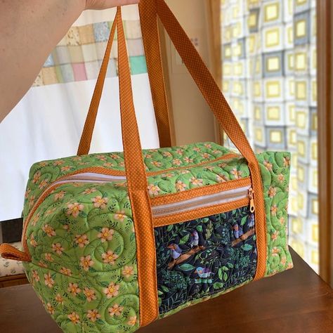 The Holland Duffle Quilted Boxy Duffle Bag PDF Pattern - Etsy Duffle Bag Pattern, Duffle Bag Patterns, Pouch Pattern, Fabric Bags, Diy Fabric, Sewing Bag, Sell Items, Weekender Bag, Bag Pattern