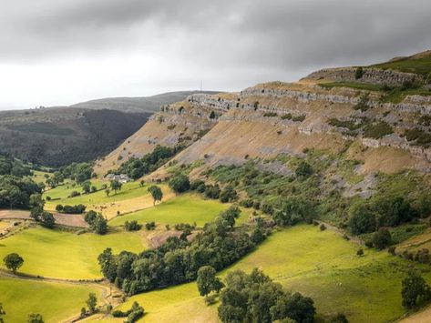 Explore the breathtaking North Pennines in your campervan. Discover the AONB, scenic campsites, and further adventure in County Cumbria. North Pennines, Northumberland National Park, Northumberland Coast, Road Trip Map, Camping Park, Campervan Hire, Caravan Site, Cycling Route, Caravan Park