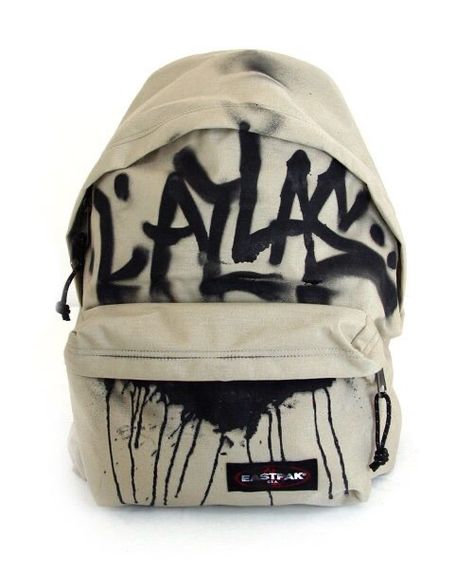 Stylish School Bags, Dr Shoes, Estilo Hip Hop, 로고 디자인, Cute Bags, Custom Bags, Retro Outfits, Spray Paint, Custom Clothes