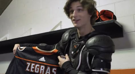 Trevor Zegras Aesthetic, Trevor Zegras Hockey Wallpaper, Trevor Zegras And Jamie Drysdale, Trevor Zegras Alex Turcotte, Hockey Game Outfit, Hockey Players Funny, Trevor Zegras Usa Hockey, Trevor Zegras, Hockey Boards