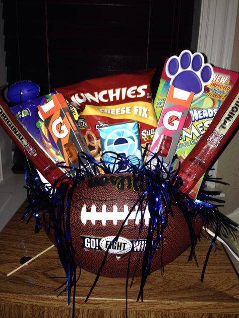 Football buddie Locker Buddy Ideas Football Players, Football Buddies Gifts, Cheer Up Gift Basket For Him, Game Day Basket Football, Football Baskets For Players, Last Football Game Gifts, End Of Football Season Gifts, Football Basket Ideas For Players, Football Buddy Gifts