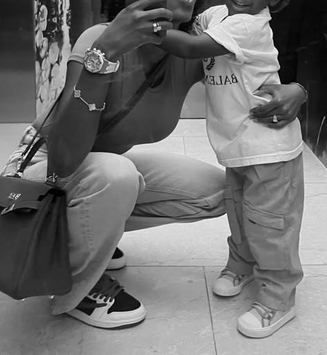 Black Motherhood, Mommy And Baby Pictures, Future Mommy, Mode Zara, Mommy Goals, Mommy And Son, Baby Fits, Future Mom, Black Families