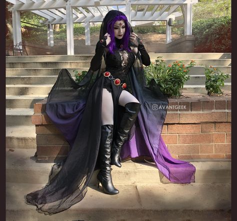 Made a Raven costume - Imgur Raven Halloween Costume, Raven Outfits, Teen Titans Cosplay, Raven Costume, Raven Halloween, Raven Cosplay, Cosplay Ideas Women, Dc Cosplay, Halloween Costume Outfits