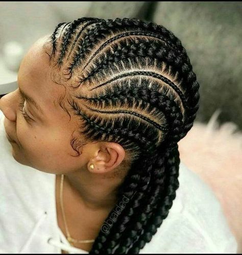 60+ Images of Lovely Ghana Weaving All Back with Braids at The BackLatest Ankara Styles 2020 and Information Guide Cornrow Wig, Ghana Weaving, Lemonade Braids Hairstyles, African Hair Braiding Styles, Cool Braid Hairstyles, Braided Wig, Girls Hairstyles Braids, Girls Braids, Cornrow