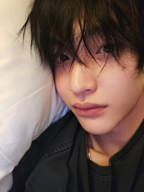 #wonbin #selca #selfie #bed #bareface Won Bin Riize, Wonbin Riize Icon, Wonbin Boyfriend Material, Woobin Riize, Wonbin Icon, Riize Icons, Riize Eunseok, Riize Wonbin, Wonbin Riize