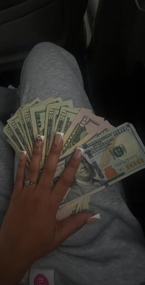 Leaf Projects, Money Vision Board, Mo Money, Money Pictures, Money On My Mind, Vision Board Manifestation, Money Magnet, Money Goals, Future Lifestyle