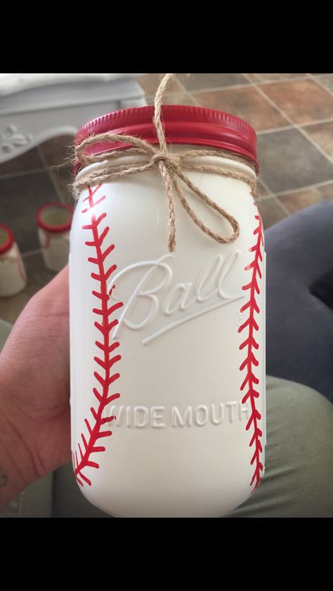 Baseball Party Ideas Table Decorations, Diy Baseball Crafts, Baseball Crafts To Sell, Baseball Bat Centerpiece Ideas, Easy Baseball Centerpieces, Baseball Gala Centerpieces, Baseball Mason Jar, Baseball Vase Centerpiece, Opening Day Baseball