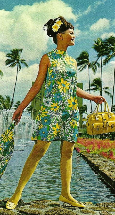 1968. "Flower Power" was the key to Hawaiian Airlines' Fashion Flight Attendant Plan for 1968, according to then president John H. Magoon, Jr. Attendants wore an A-line dress in a print designed specifically for Hawaiian Airlines by Tiger Fabrics of New York 70s Mode, Fashion 60s, Moda Hippie, Hawaiian Airlines, 1960 Fashion, 60s 70s Fashion, Estilo Hippy, 60s And 70s Fashion, 1960s Style