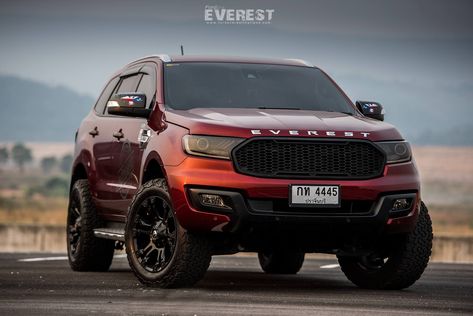 Ford Everest Ford Everest 2023, Endeavor Car, Truk Ford, Suv 2023, Diy Cars, Cardboard Box Car, Ford Endeavour, Wooden Cars, Ford Everest