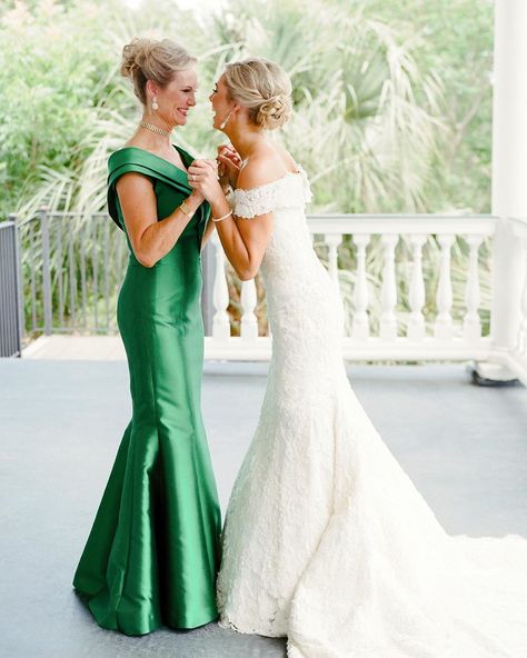 Martha Stewart Weddings on Instagram: “Moms - our confidante, our best friend, our wedding-planning sidekick, our everyday inspiration - we’re wishing you all a beautiful Happy…” Mother Daughter Wedding Photos, Mother Daughter Wedding, Jasmine Bridal, Brides Mom, Mother Of Bride Outfits, Mother Of The Bride Hair, Mother Of The Bride Dresses Long, Mother Of Groom Dresses, Green Dresses