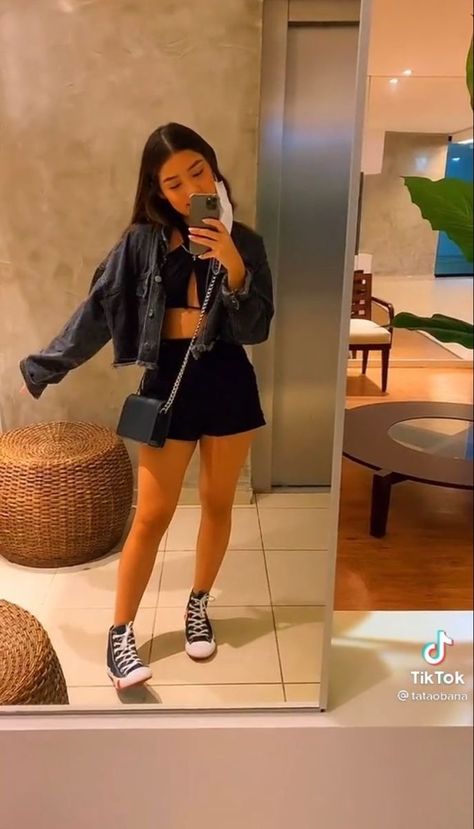 Look p noite paty sp Fiesta Outfit, Music On Spotify, Looks Party, Night Out Outfit, Looks Chic, Outfit Goals, Basic Outfits, Teenage Fashion Outfits, Looks Style